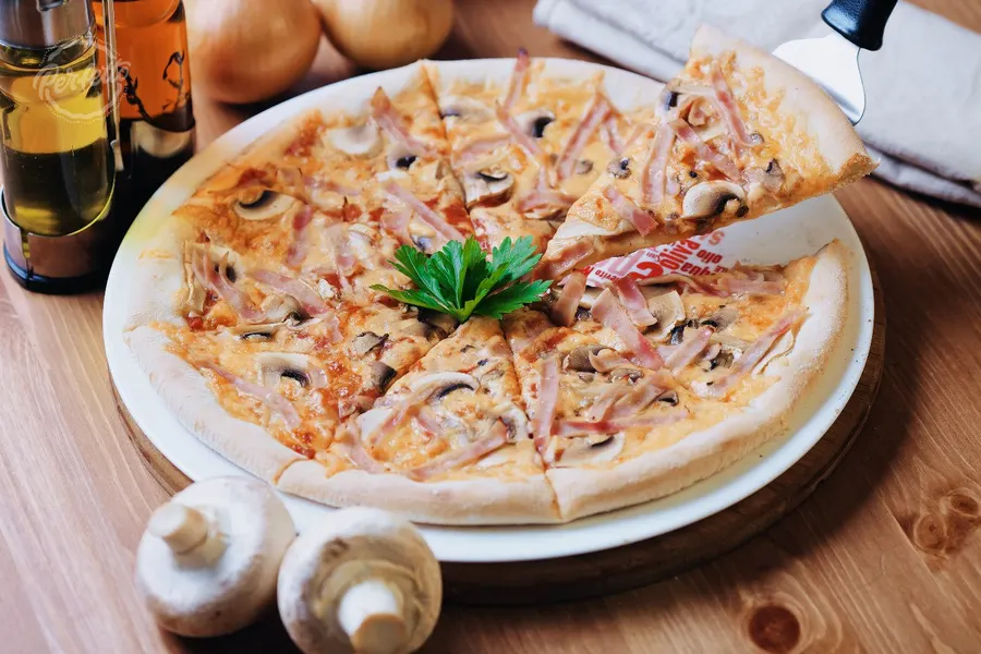 Фотография блюда пицца Пицца ветчина+грибы